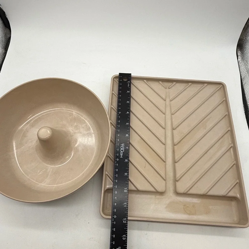 Anchor Hocking Microwave Bacon Rack and Bundt Cake Pan Set Tan PM‎ 469-TI 459-TI